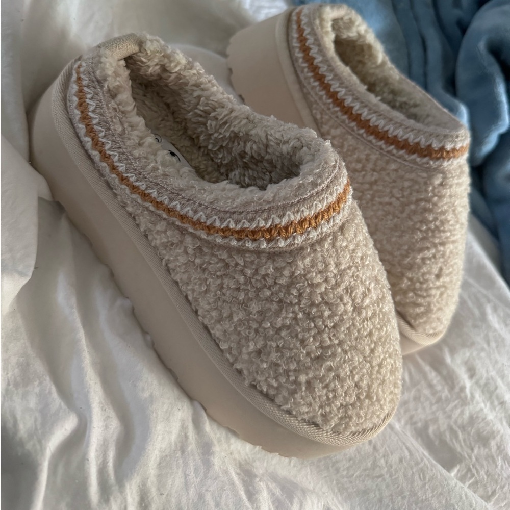 Brand new SHEIN slip on shoes. Perfect for fall! Indoor & outdoor wearable.